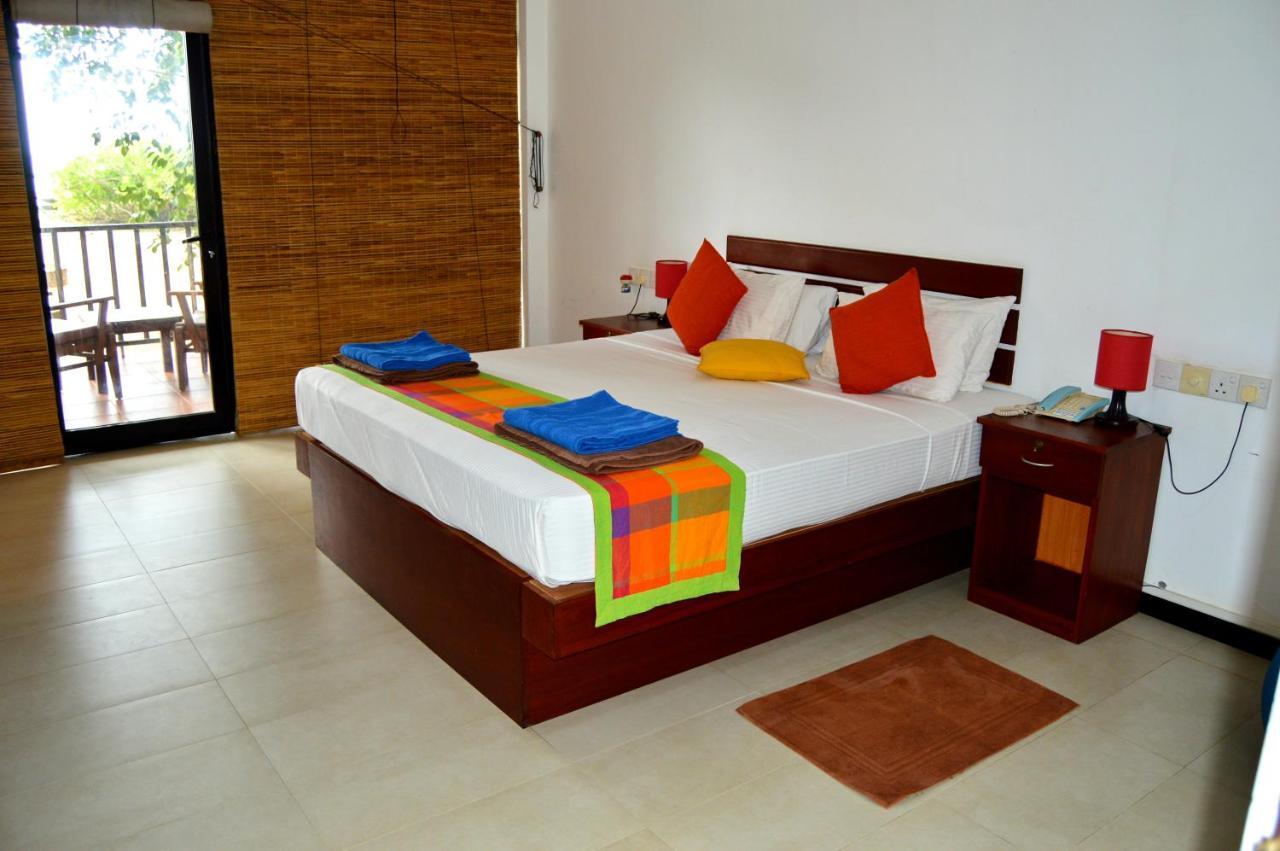 Welle Wadiya Beach Villa Калпития Екстериор снимка