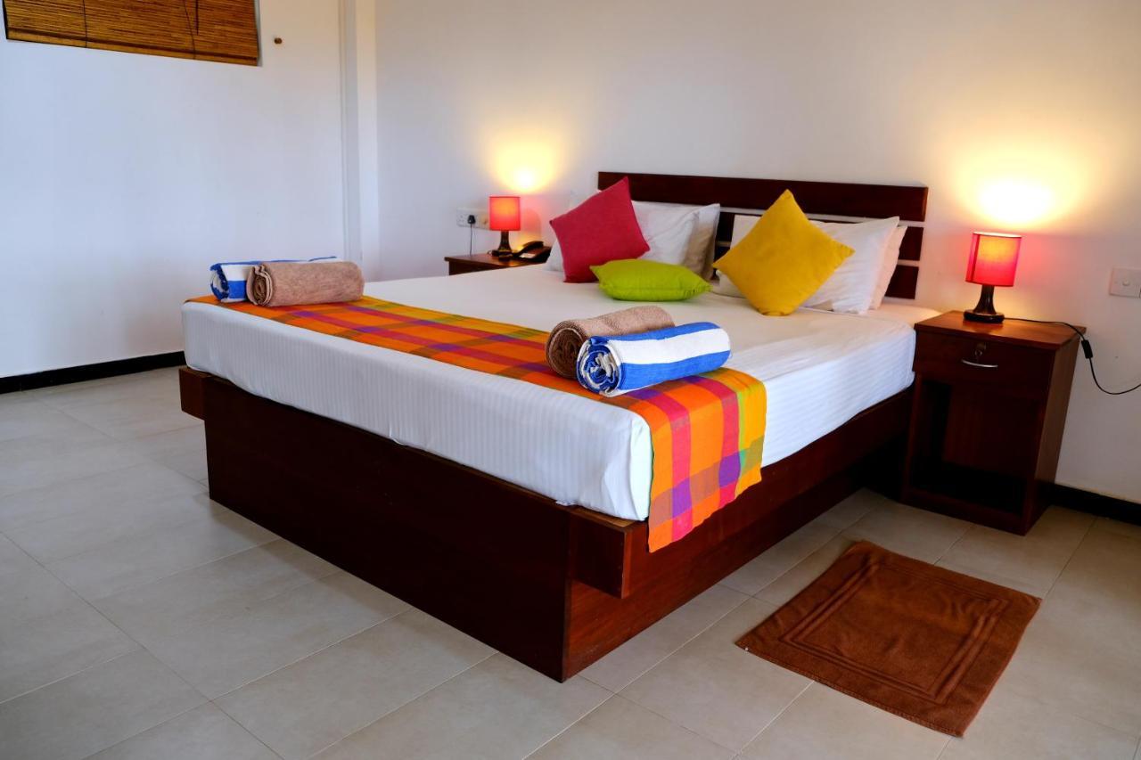 Welle Wadiya Beach Villa Калпития Екстериор снимка