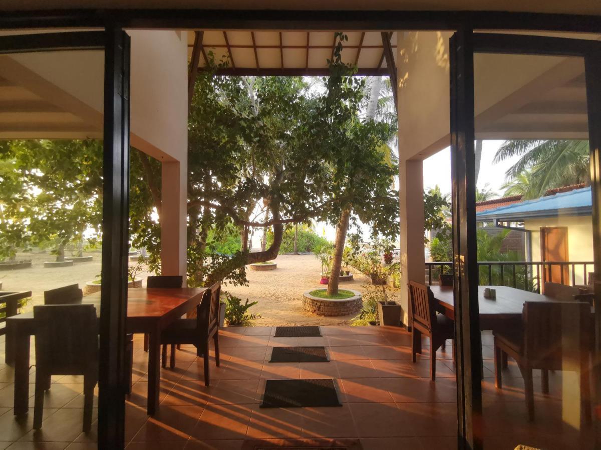 Welle Wadiya Beach Villa Калпития Екстериор снимка